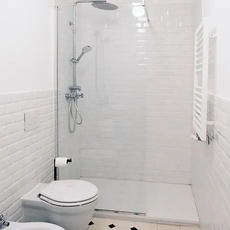 Comecasa Sforza Chic -10 Min Walk From Duomo 아파트 *
