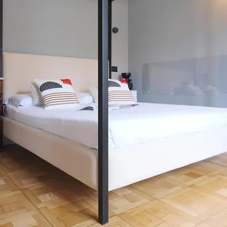 Comecasa Sforza Chic -10 Min Walk From Duomo Διαμέρισμα *
