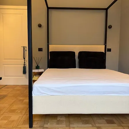 Comecasa 10 Min Walk From Duomo And Policlinico Mangiagalli Apartment Milan